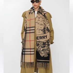 Burberry wide reversible cashmere scarf